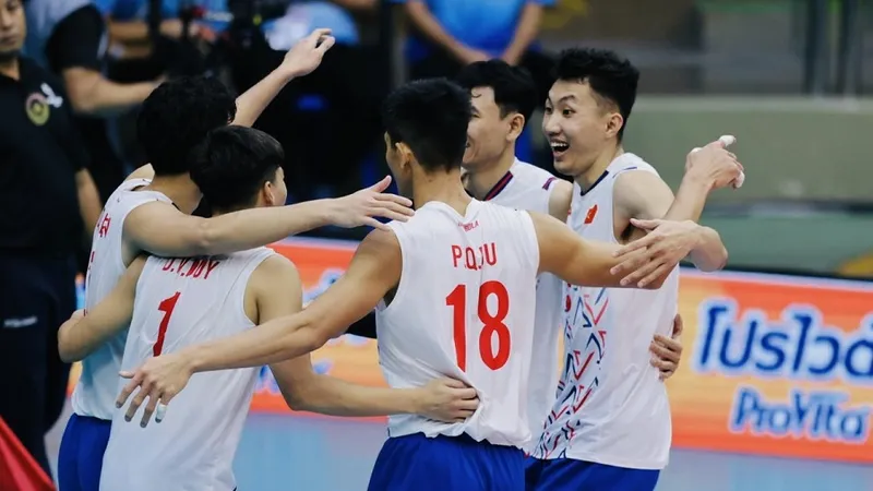 Đội tuyển bóng chuyền nam Việt Nam đang tập luyện để có phong độ tốt nhất trước khi thi đấu quốc tế. Ảnh: DŨNG PHƯƠNG