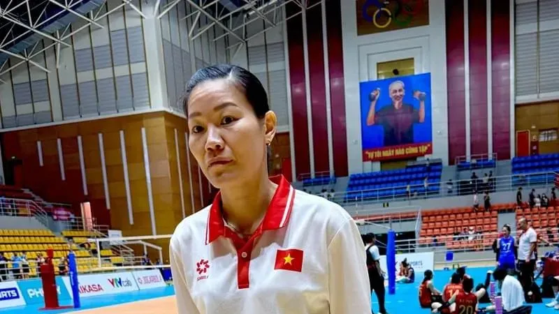 HLV Nguyễn Thị Ngọc Hoa đảm trách vai trò HLV trưởng đội nữ U18 Việt Nam. Ảnh: MINH CHIẾN