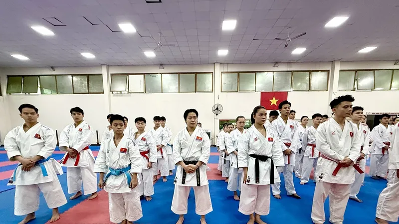 Võ sĩ karate Việt Nam tích cực chuẩn bị hướng tới thi đấu giải vô địch Đông Nam Á 2026 trên sân nhà. Ảnh: MINH CHIẾN