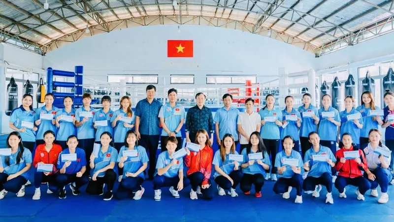Võ sĩ boxing trẻ Việt Nam yên tâm sang Indonesia thi đấu giải vô địch U19, U23 châu Á 2026. Ảnh: VBF