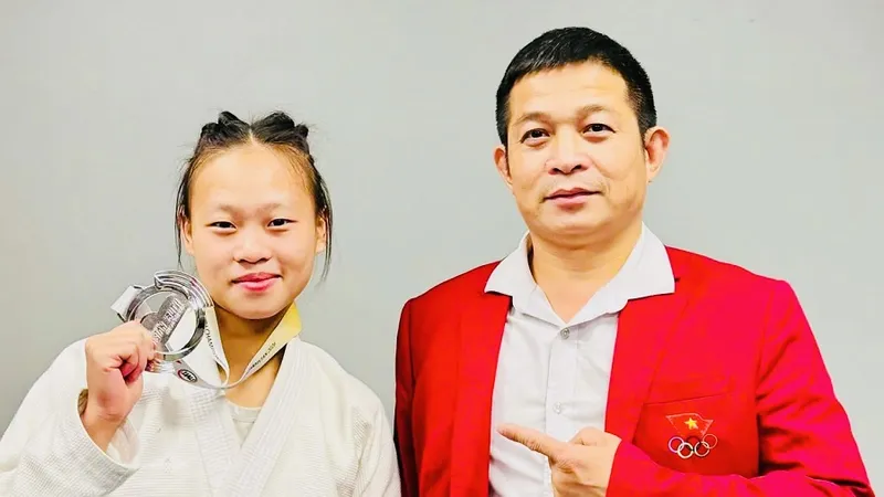 VĐV jujitsu trẻ Việt Nam đã tập trung thi đấu tại giải vô địch trẻ châu Á 2026 và giành được huy chương. Ảnh: BÙI TIẾN