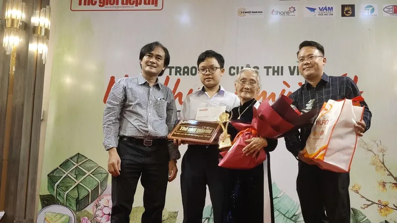 Tác giả 90 tuổi đoạt giải trong cuộc thi viết “Nhớ thương mùi Tết”
