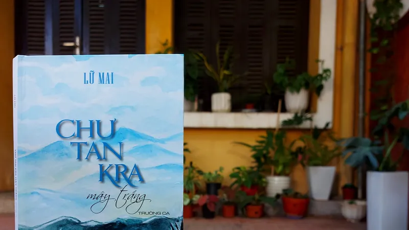 Nhà thơ trẻ Lữ Mai ra mắt trường ca về “Trung đoàn mũ sắt“
