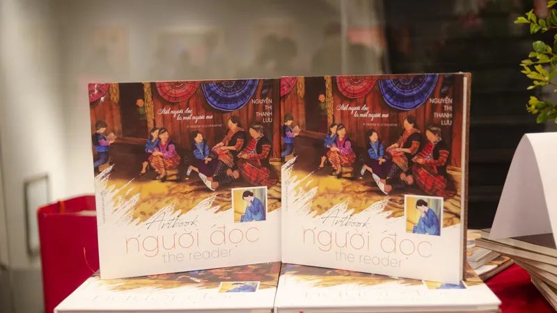 Khi những người đọc “bước vào” tranh 