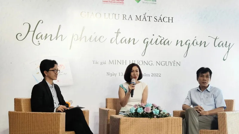 Cựu MC Minh Hương ra mắt sách truyền cảm hứng sống hạnh phúc