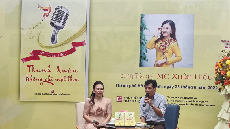 MC Xuân Hiếu ra mắt sách kể lại quãng thời gian đáng nhớ nơi Trường Sa