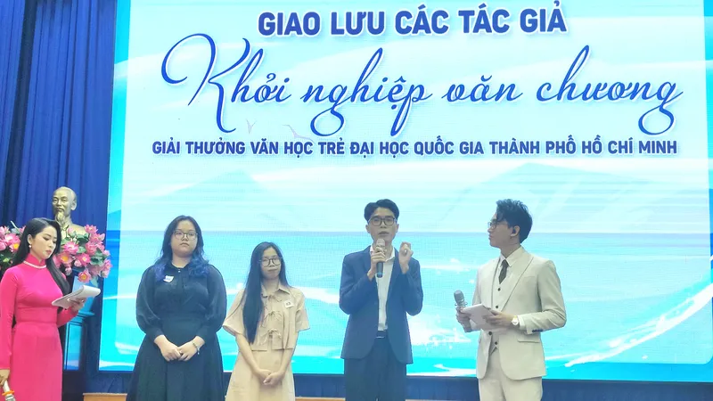 Mở thêm cánh cửa cho những người trẻ yêu văn chương 
