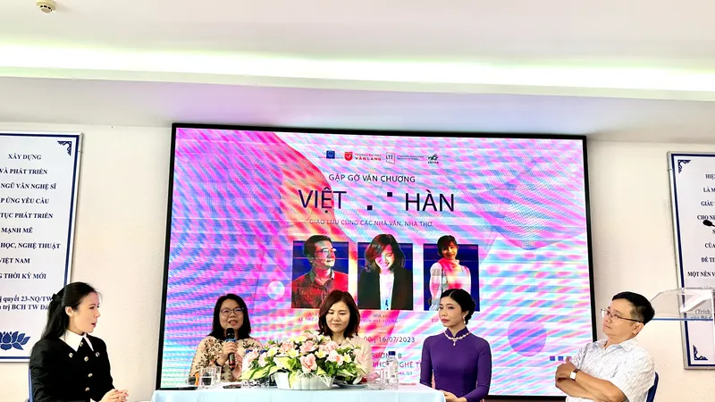 Gặp gỡ văn chương Việt - Hàn: Tạo bước đà để văn chương Việt đi xa 