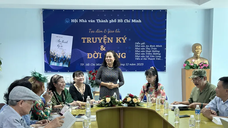 Ra mắt tập truyện ký "Âm thanh và ký ức"
