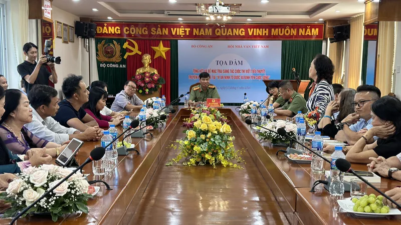 Bế mạc trại sáng tác “Vì an ninh Tổ quốc và bình yên cuộc sống” lần thứ 5