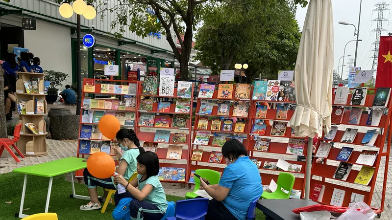 Sau hơn 4 tháng, hơn 61.000 cuốn sách được bán ra tại Đường sách TP Thủ Đức 