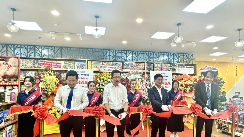 Khai trương nhà sách Fahasa Đông Sài Gòn