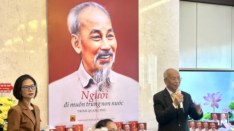 "Người đi muôn trùng non nước": Làm đầy đặn thêm một phần tiểu sử của Chủ tịch Hồ Chí Minh