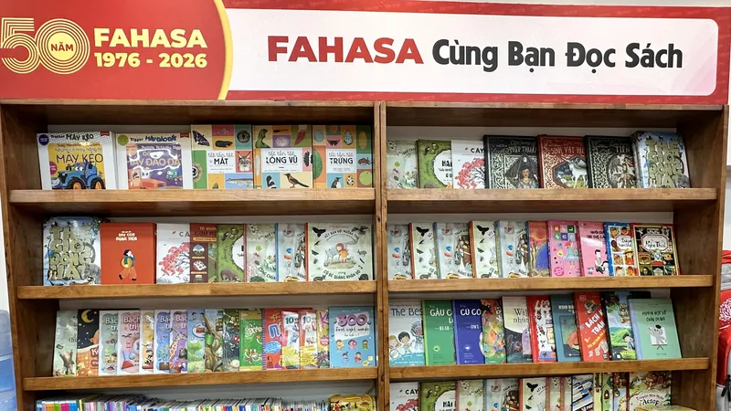 Fahasa tặng 50 tủ sách đến trường học