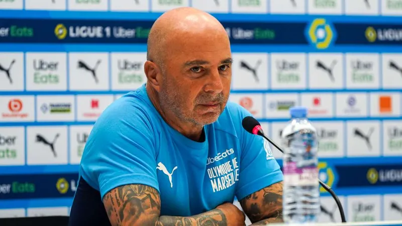 HLV Sampaoli bất ngờ chia tay Marseille