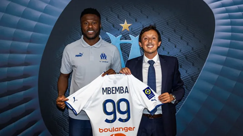 Mbemba gia nhập Marseille