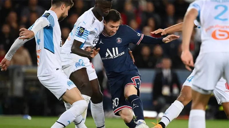 Messi đối đầu Marseille mùa trước