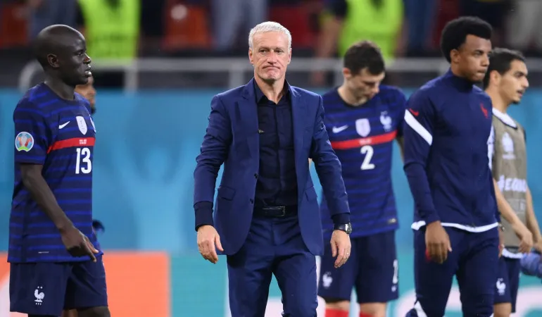 Didier Deschamps luôn gây bất ngờ trước những giải đấu lớn
