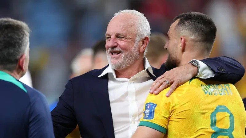HLV kỳ cựu Graham Arnold được bình chọn xuất sắc nhất World Cup 2022
