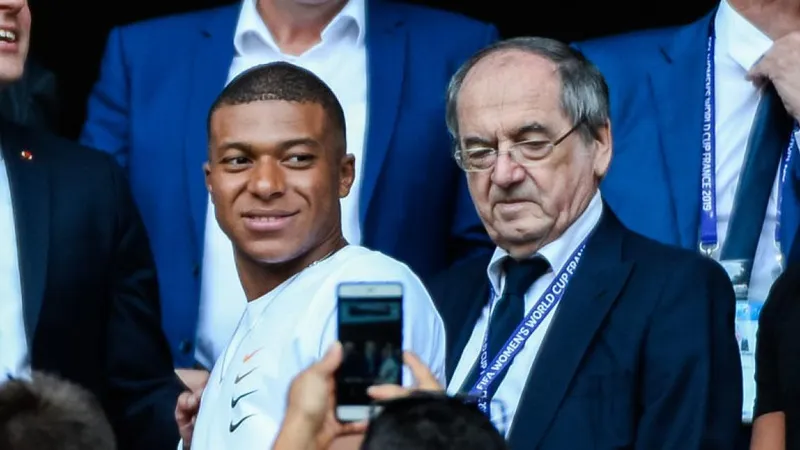 Mbappe và Noel La Graet
