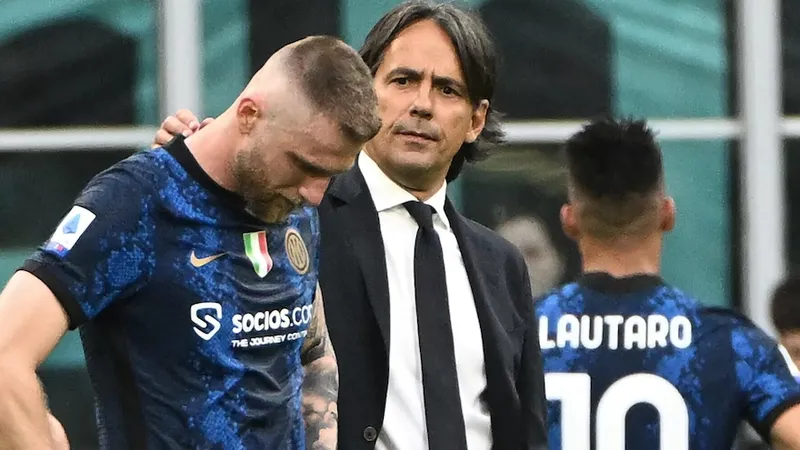 Skriniar mất băng đội trưởng Inter vào tay Lautaro