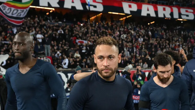 Neymar luôn biến mình thành tâm điểm chỉ trích