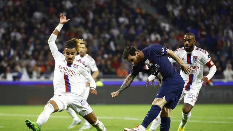 Messi từng ghi bàn "kết liễu" Lyon