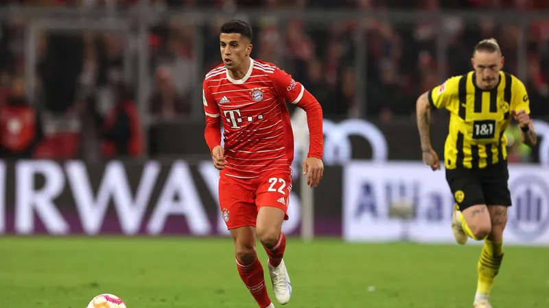 Cancelo "bít cửa" ở lại Bayern?