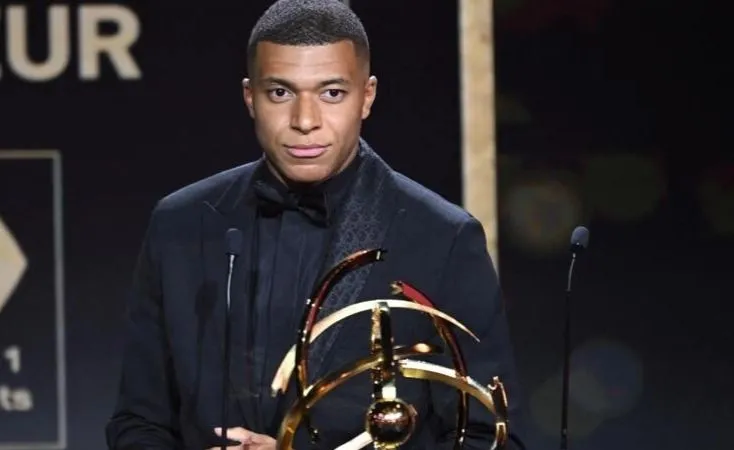 Mbappe nhún nhường trước PSG