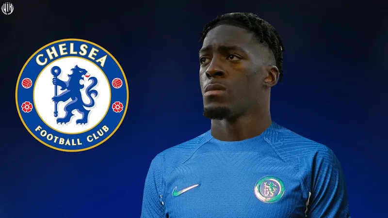 Axel Disasi gia nhập Chelsea chứ không phải Man United