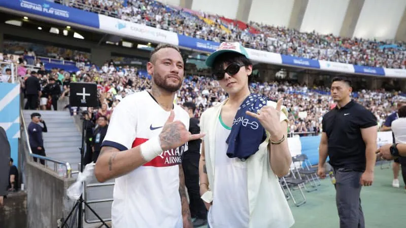 Neymar giao lưu với G-Dragon (BIGBANG) là 'dấu ấn duy nhất' của PSG