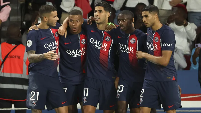 PSG có thể dùng 4 tiền đạo để đấu Newcastle