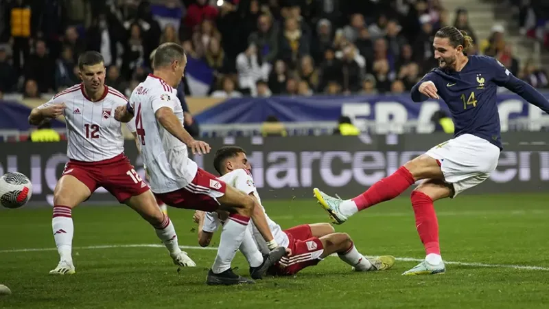"Thua Pháp 14-0 không nhục bằng bị miệt thị ngoại hình!"