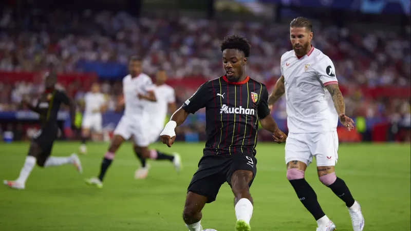Lens - Sevilla: Quyết đấu cho mục tiêu cuối