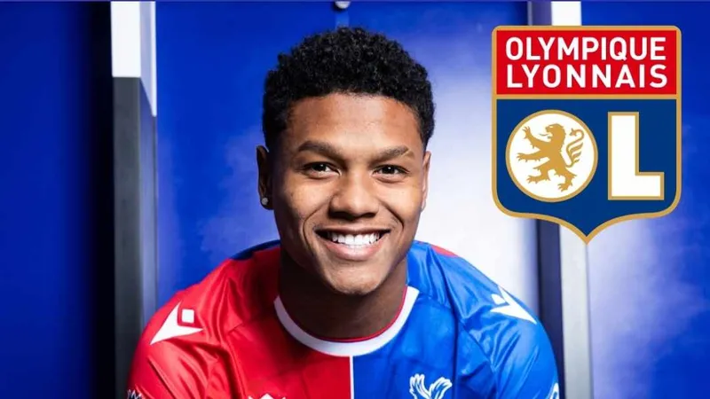 Crystal Palace có thể cho Lyon mượn sao trẻ Matheus Franca