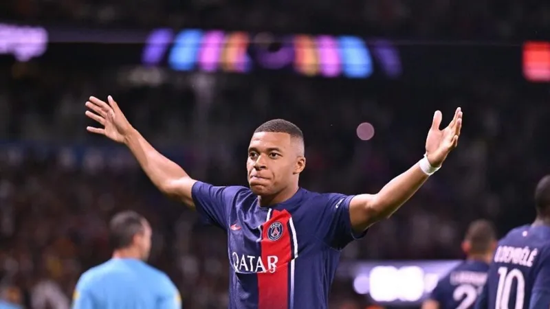 Mbappe lên tiếng về tương lai khiến PSG "mừng thầm"