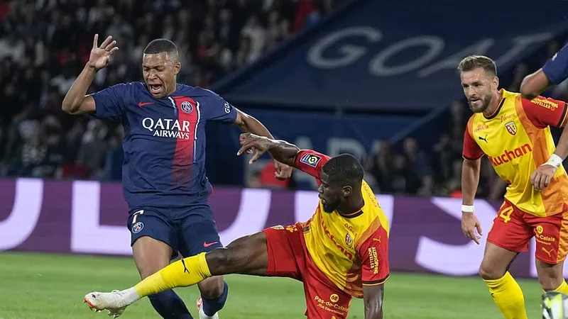 Mbappe có thể giúp PSG vượt qua thử thách mang tên Lens?