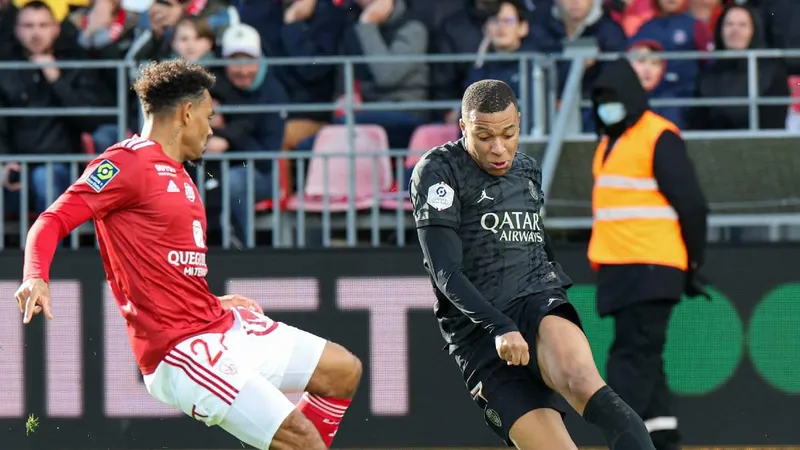 Mbappe sẽ lại tỏa sáng trước Brest?