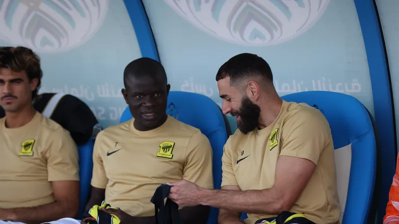 Kante và Benzema tại Ả Rập Xê Út