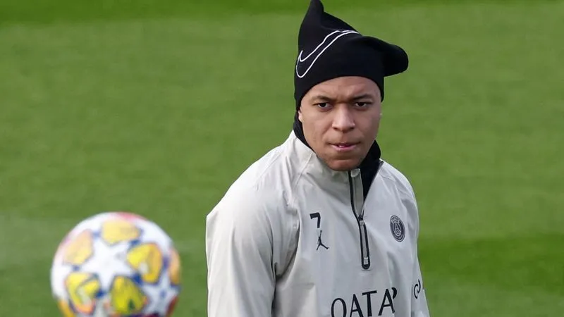 Mbappe gây sốc trước ngày trở lại Champions League