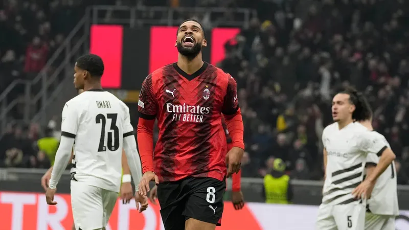 Loftus-Cheek ghi hai bàn vào lưới Rennes ở lượt đi