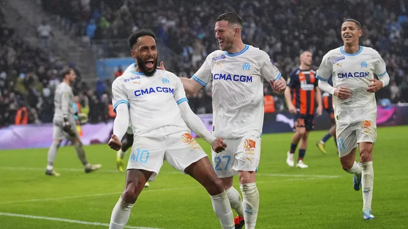 Aubameyang lại tỏa sáng trong chiến thắng 4-1 của Olympique Marseille trước Montpellier