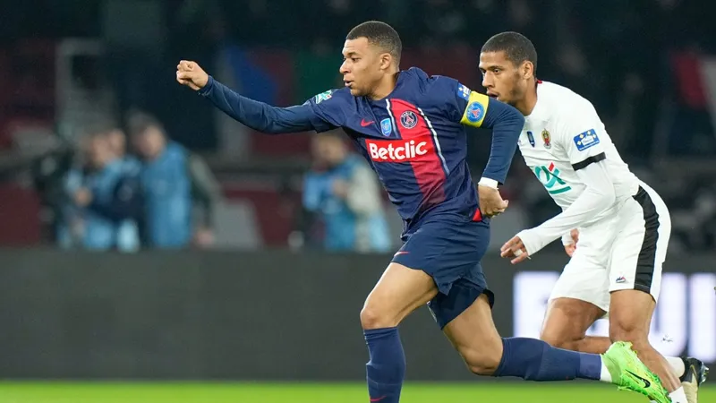 Mbappe không đá chính trước Nice?