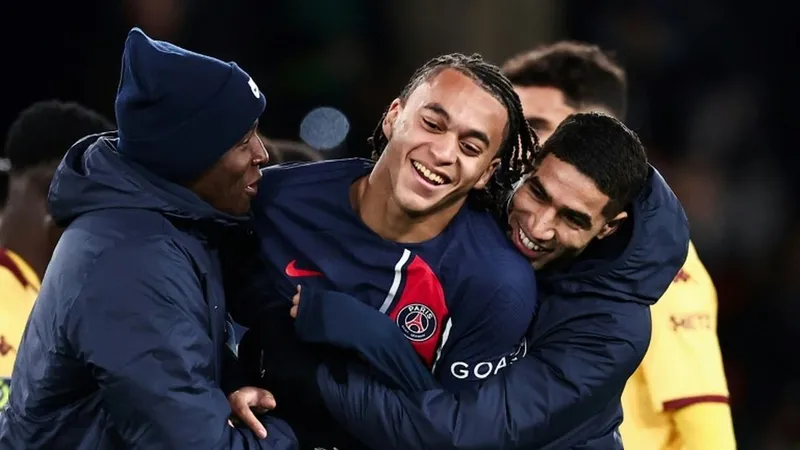 Ethan Mbappe nối gót anh trai rời PSG