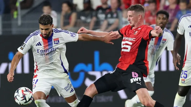 Olympique Lyonnais thua ba bàn không gỡ trên sân Stade Rennes