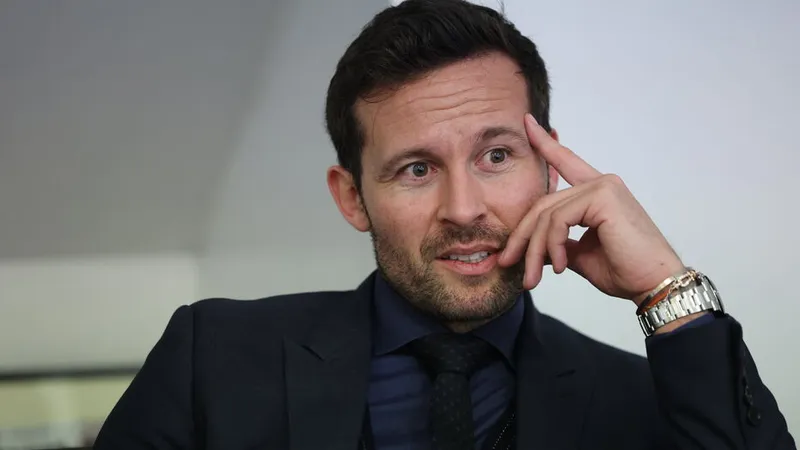 Cựu tiền vệ đội tuyển Pháp có dòng máu Việt Nam, Yohan Cabaye