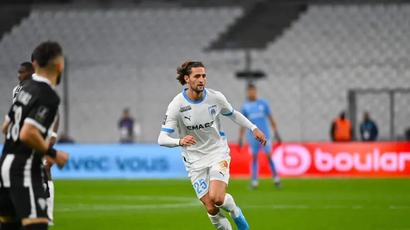 Adrien Rabiot đặt mục tiêu cùng Olympique Marseille đánh bại Paris Saint-Germain, đội bóng cũ của cựu ngôi sao Juventus