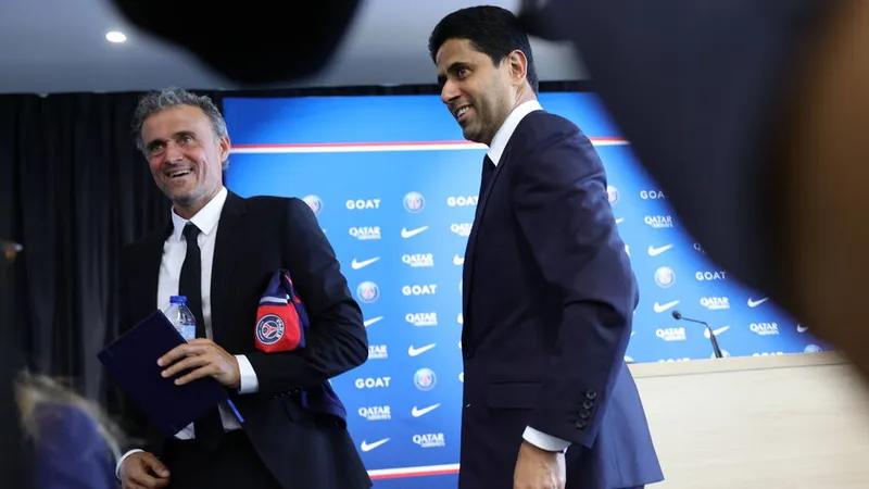 Chủ tịch PSG tin tưởng tuyệt đối HLV Luis Enrique