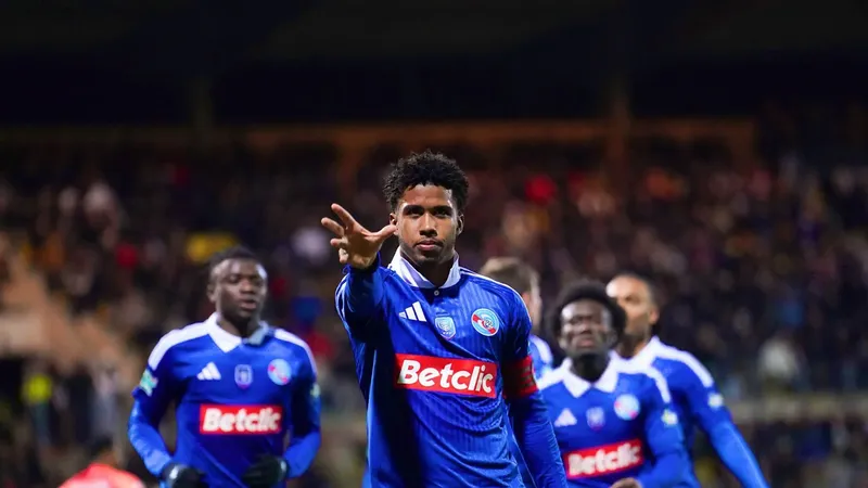 Andrey Santos đang là tiền vệ ghi nhiều bàn thắng nhất tại Ligue 1.