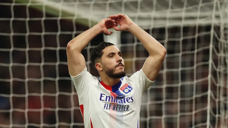 Rayan Cherki đang đếm ngược đến ngày chia tay câu lạc bộ khởi nghiệp Olympique Lyon. Ảnh: Getty Images